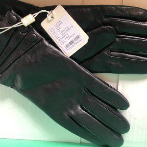 WOMENS GLOVES-BLACK-SOFT FAUX LEATHER & FUR LINING WITH DECORATIVE BUTTONS-MED.